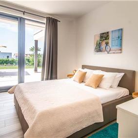 4 bedroom villa with pool near Pula, sleeps 8